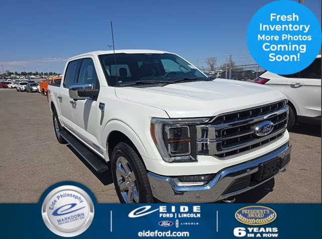 2021 Star White Metallic Tri-Coat Ford F-150 Lariat 4X4 Truck
