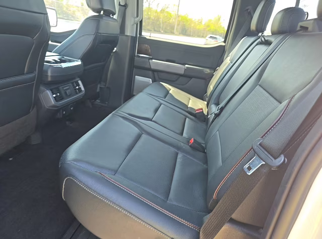 2021 Star White Metallic Tri-Coat Ford F-150 Lariat 4X4 Truck