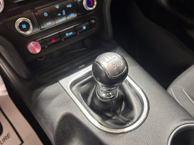 2018 Oxford White Ford Mustang GT RWD Coupe