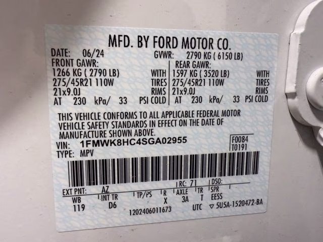 2025 Star White Metallic TC Ford Explorer Platinum 4X4 SUV