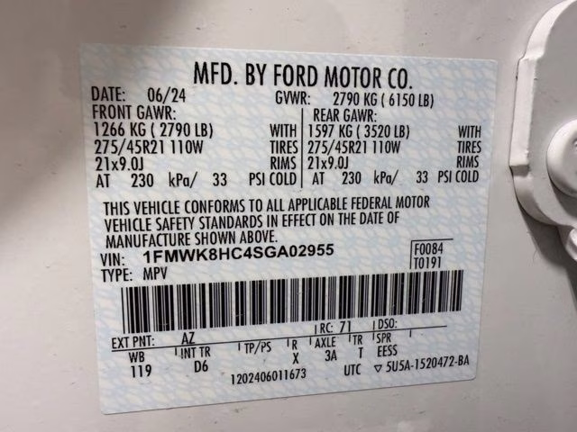 2025 Star White Metallic TC Ford Explorer Platinum 4X4 SUV