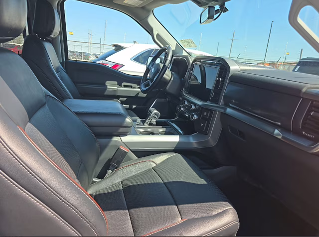 2021 Star White Metallic Tri-Coat Ford F-150 Lariat 4X4 Truck