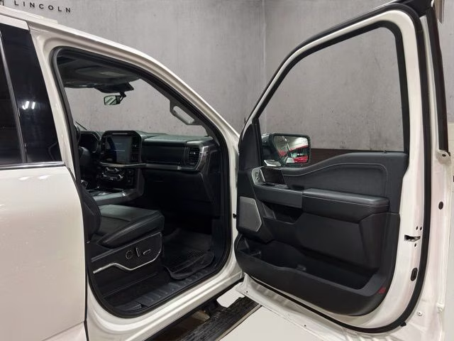 2021 Star White Metallic Tri-Coat Ford F-150 Lariat 4X4 Truck