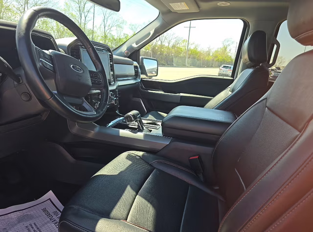 2021 Star White Metallic Tri-Coat Ford F-150 Lariat 4X4 Truck