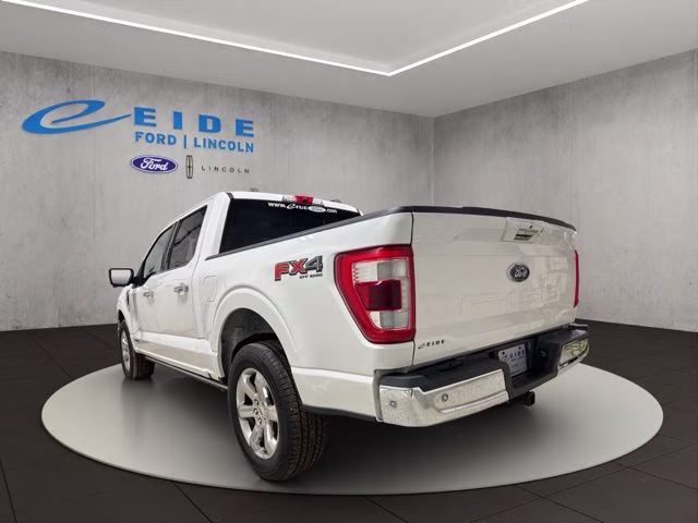 2021 Star White Metallic Tri-Coat Ford F-150 Lariat 4X4 Truck