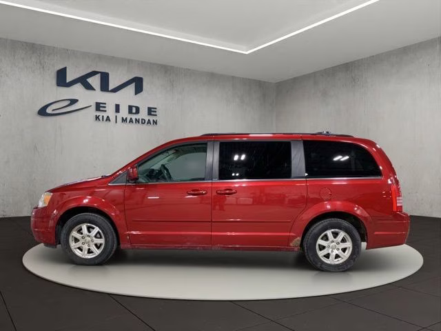 2008 Inferno Red Crystal Pearlcoat/Black Vinyl Top Chrysler Town & Country Touring FWD Van