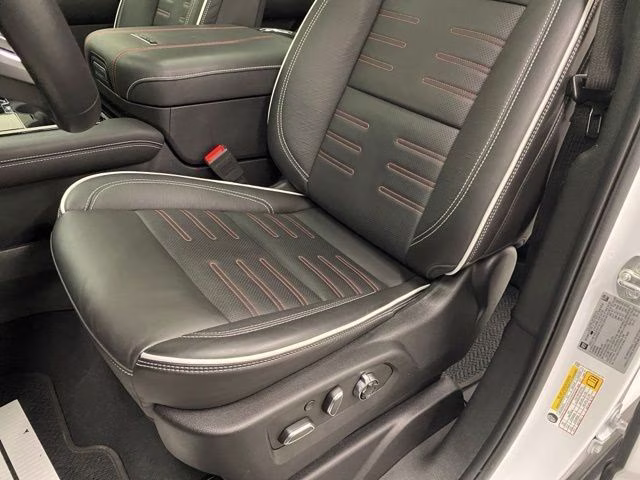 2025 Summit White GMC Yukon XL AT4 Ultimate 4X4 SUV