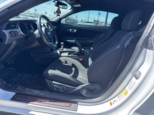 2018 Oxford White Ford Mustang GT RWD Coupe