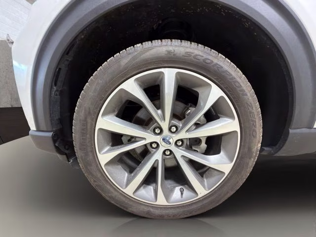 2025 Star White Metallic TC Ford Explorer Platinum 4X4 SUV