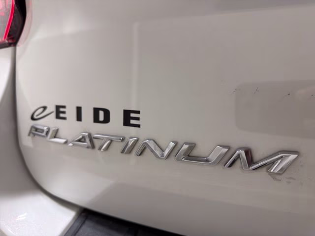 2025 Star White Metallic TC Ford Explorer Platinum 4X4 SUV