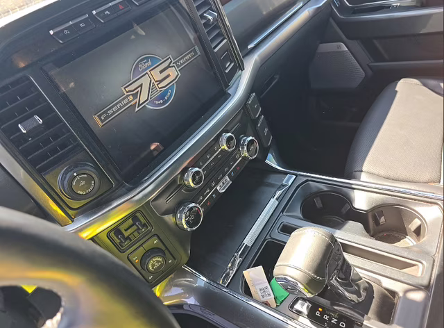 2023 Iconic Silver Metallic Ford F-150 Lariat 4X4 Truck