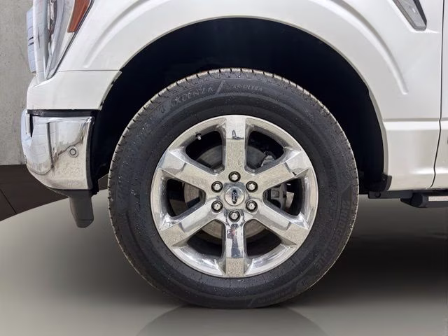 2021 Star White Metallic Tri-Coat Ford F-150 Lariat 4X4 Truck