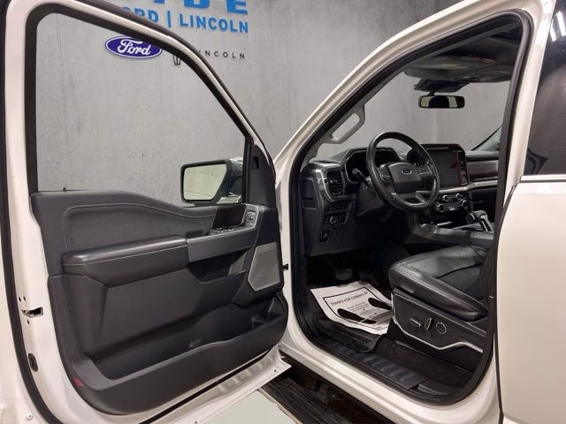 2021 Star White Metallic Tri-Coat Ford F-150 Lariat 4X4 Truck