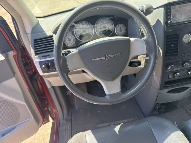 2008 Inferno Red Crystal Pearlcoat/Black Vinyl Top Chrysler Town & Country Touring FWD Van