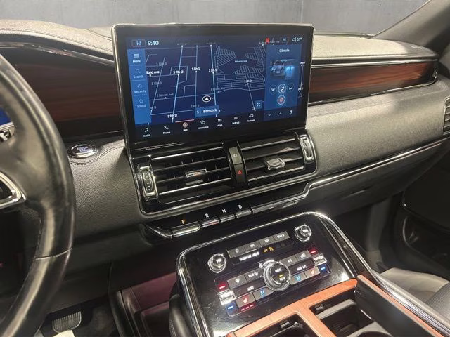 2024 Ceramic Pearl Metallic Tri-Coat Lincoln Navigator L Reserve 4X4 SUV