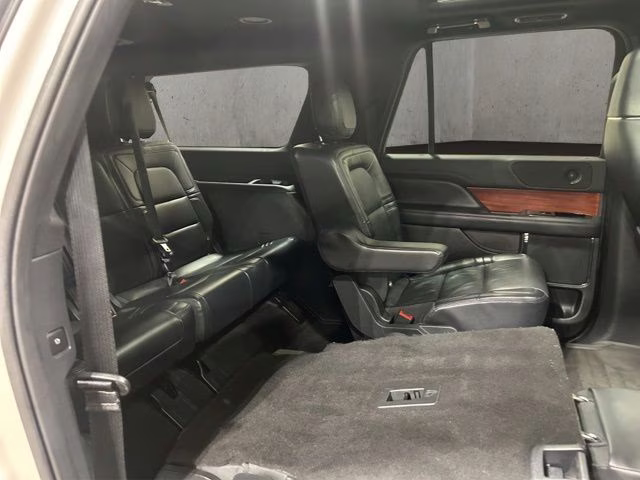 2024 Ceramic Pearl Metallic Tri-Coat Lincoln Navigator L Reserve 4X4 SUV