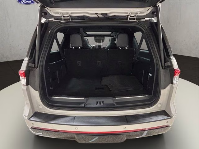 2024 Ceramic Pearl Metallic Tri-Coat Lincoln Navigator L Reserve 4X4 SUV
