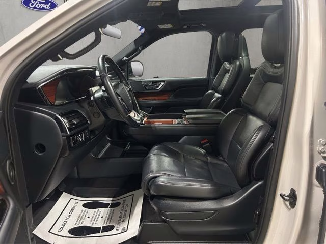 2024 Ceramic Pearl Metallic Tri-Coat Lincoln Navigator L Reserve 4X4 SUV