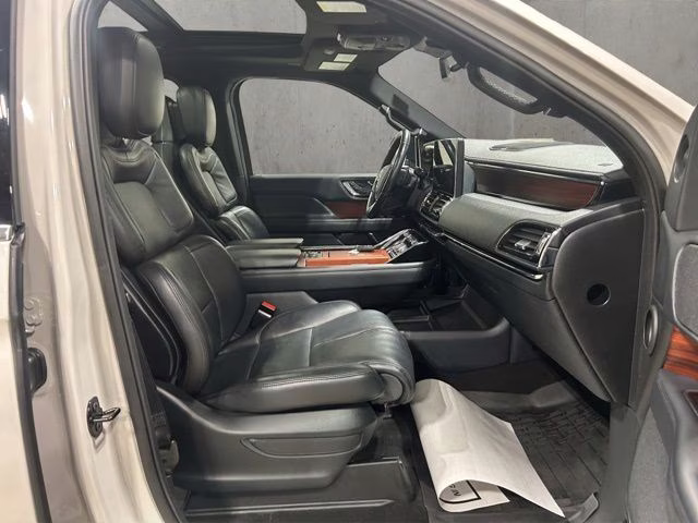2024 Ceramic Pearl Metallic Tri-Coat Lincoln Navigator L Reserve 4X4 SUV