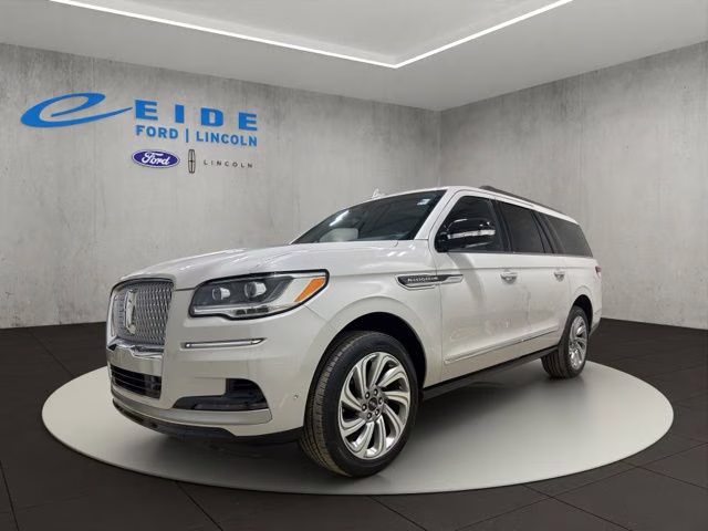 2024 Ceramic Pearl Metallic Tri-Coat Lincoln Navigator L Reserve 4X4 SUV