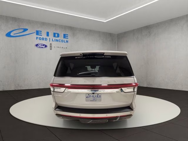 2024 Ceramic Pearl Metallic Tri-Coat Lincoln Navigator L Reserve 4X4 SUV