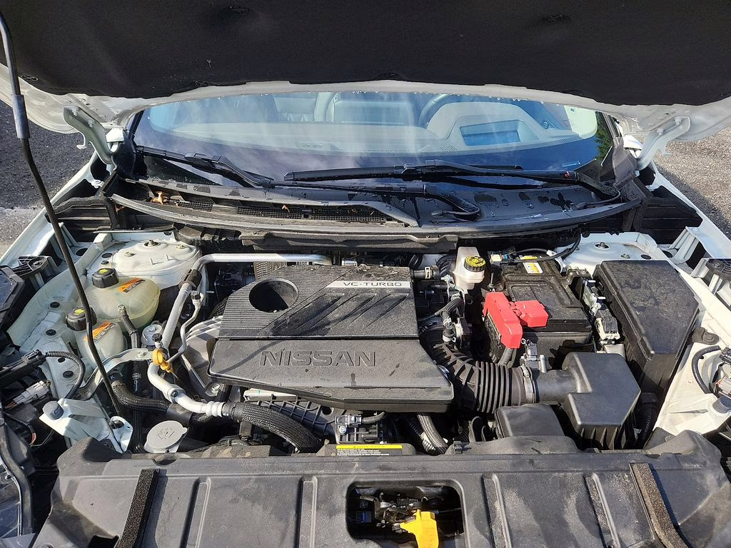 2023 Pearl White Tricoat/Super Black Nissan Rogue Platinum AWD SUV