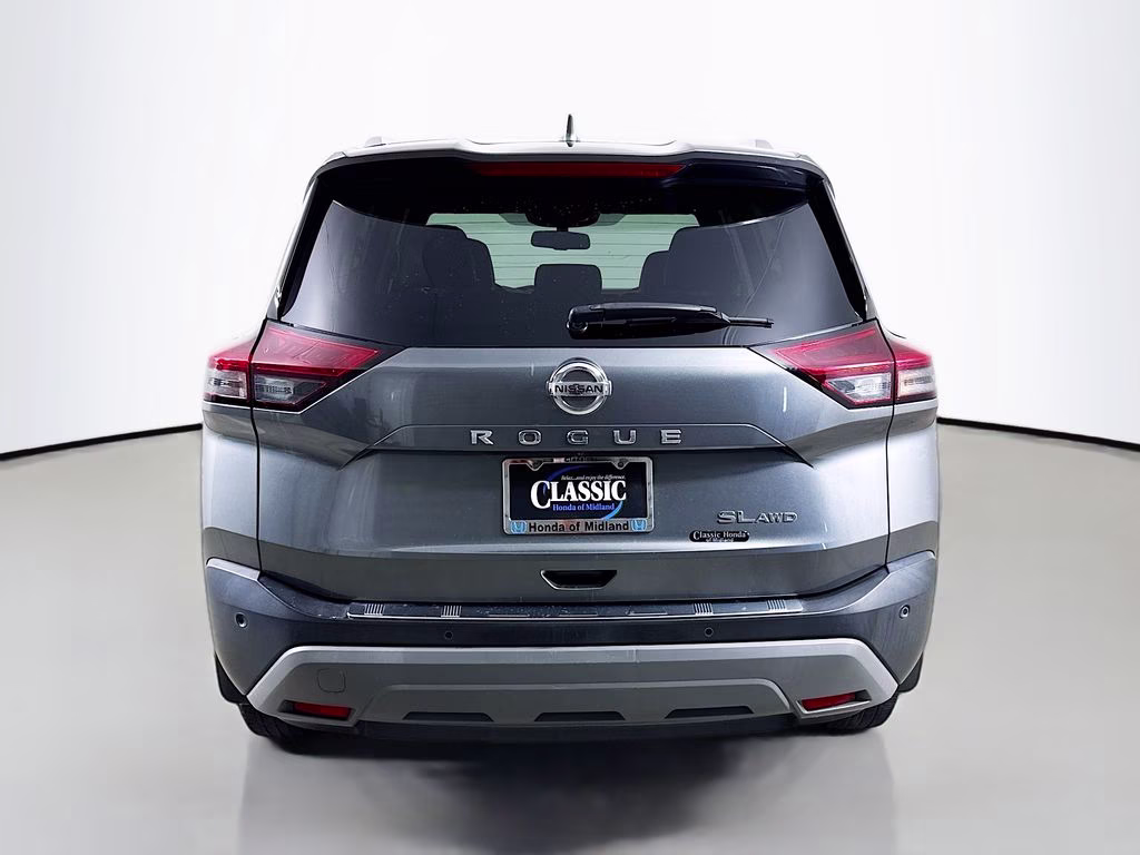 2021 Gun Metallic Nissan Rogue SL AWD SUV