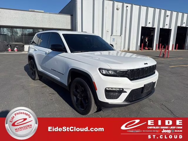 2024 Bright White Clearcoat Jeep Grand Cherokee Limited 4X4 SUV