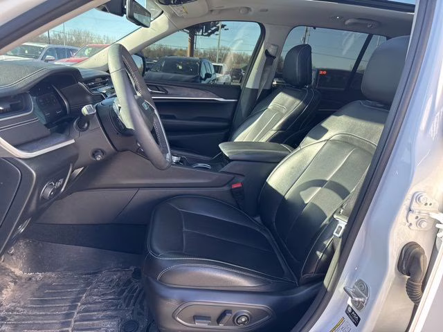 2024 Bright White Clearcoat Jeep Grand Cherokee Limited 4X4 SUV