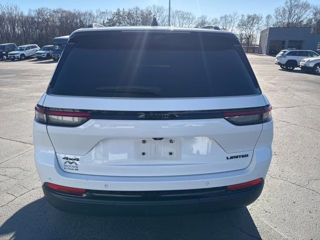 2024 Bright White Clearcoat Jeep Grand Cherokee Limited 4X4 SUV