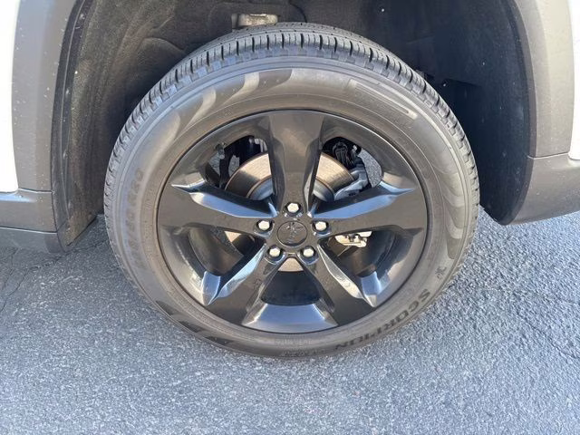 2024 Bright White Clearcoat Jeep Grand Cherokee Limited 4X4 SUV