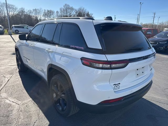 2024 Bright White Clearcoat Jeep Grand Cherokee Limited 4X4 SUV