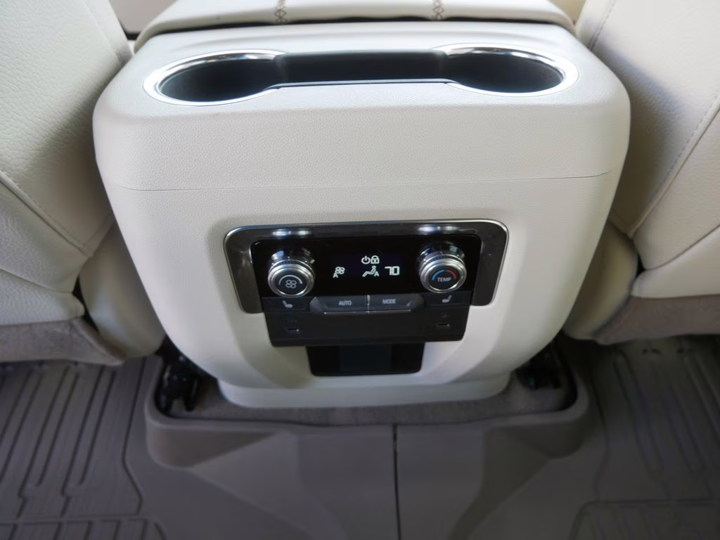 2025 White Frost Tricoat GMC Yukon XL Denali 4X4 SUV