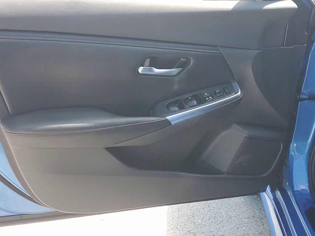 2021 Electric Blue/Super Black Nissan Sentra SR FWD Sedan