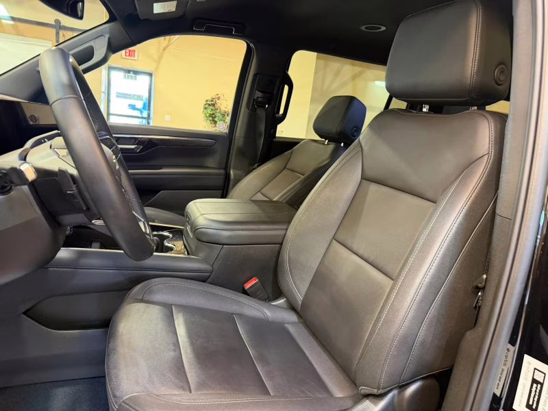 2025 Chevrolet Suburban Z71 Sport Utility 4D 4X4