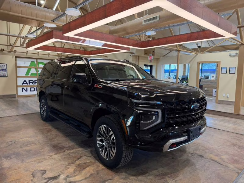 2025 Chevrolet Suburban Z71 Sport Utility 4D 4X4