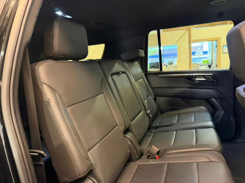 2025 Chevrolet Suburban Z71 Sport Utility 4D 4X4