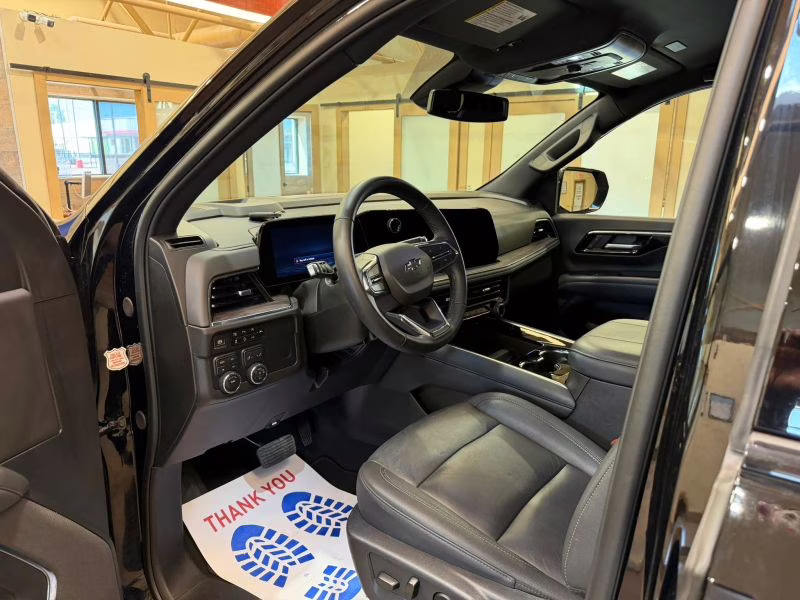 2025 Chevrolet Suburban Z71 Sport Utility 4D 4X4