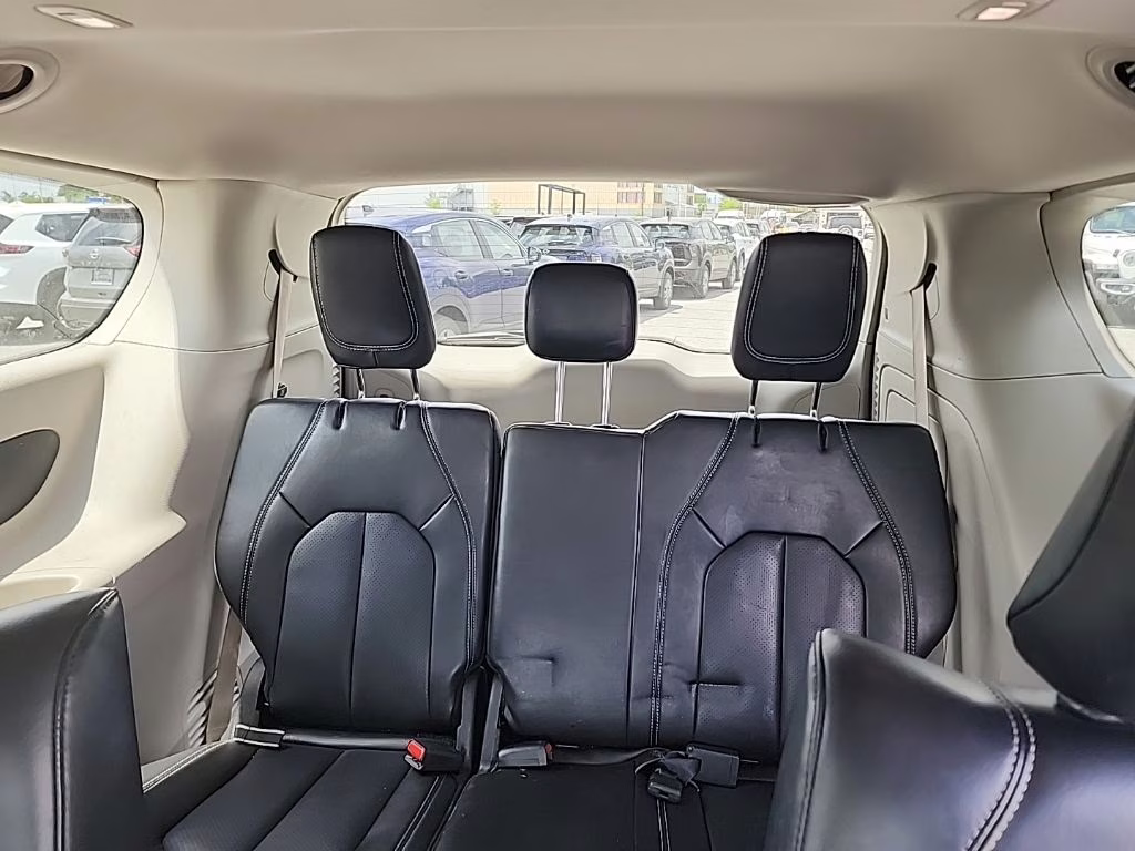 2023 Brilliant Black Crystal Pearlcoat Chrysler Pacifica Hybrid Touring L FWD Van