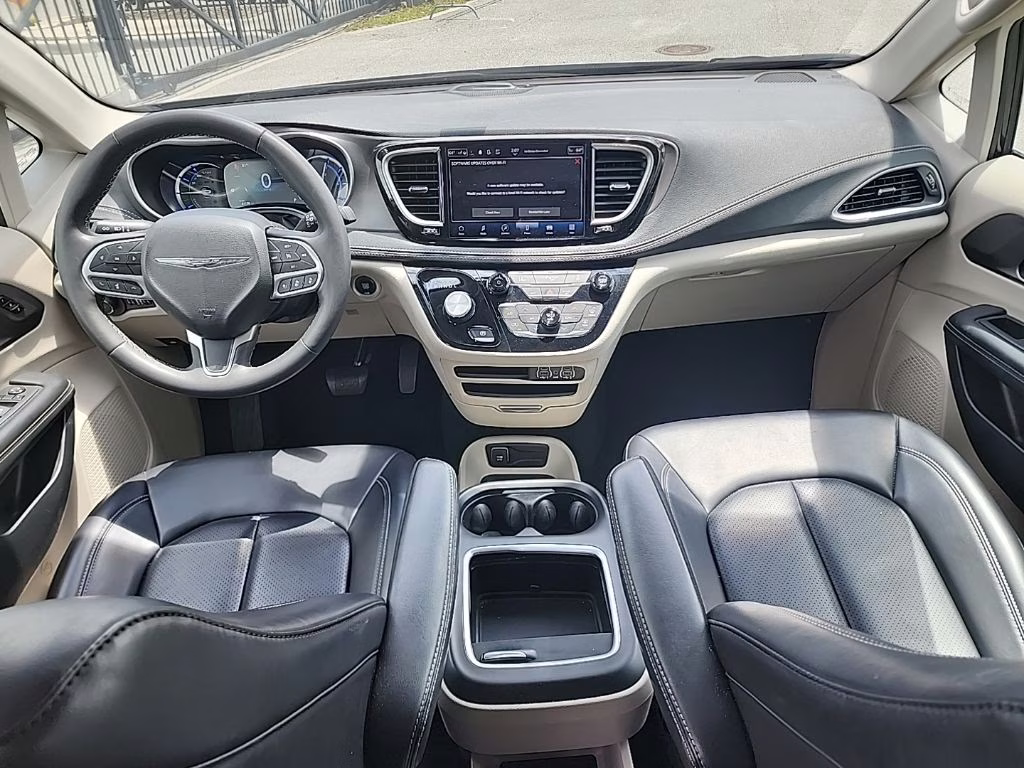 2023 Brilliant Black Crystal Pearlcoat Chrysler Pacifica Hybrid Touring L FWD Van