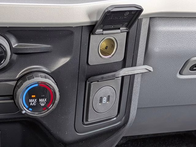 2026 Oxford White Ford Super Duty F-550 DRW XL 4X4 Truck