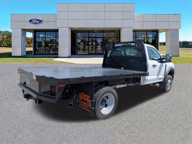 2026 Oxford White Ford Super Duty F-550 DRW XL 4X4 Truck