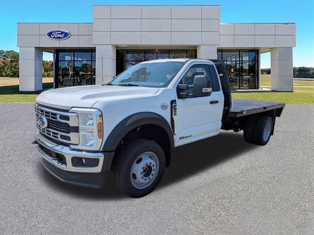 2026 Oxford White Ford Super Duty F-550 DRW XL 4X4 Truck