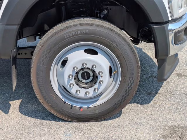 2026 Oxford White Ford Super Duty F-550 DRW XL 4X4 Truck