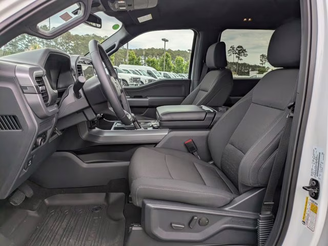 2025 Oxford White Ford F-150 XLT 4X4 Truck