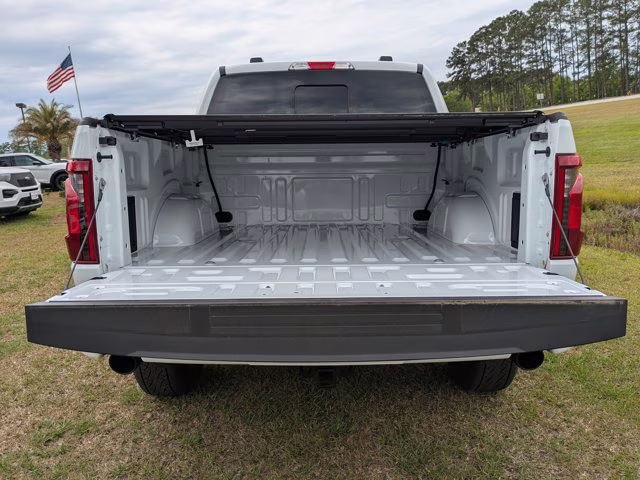 2025 Oxford White Ford F-150 XLT 4X4 Truck