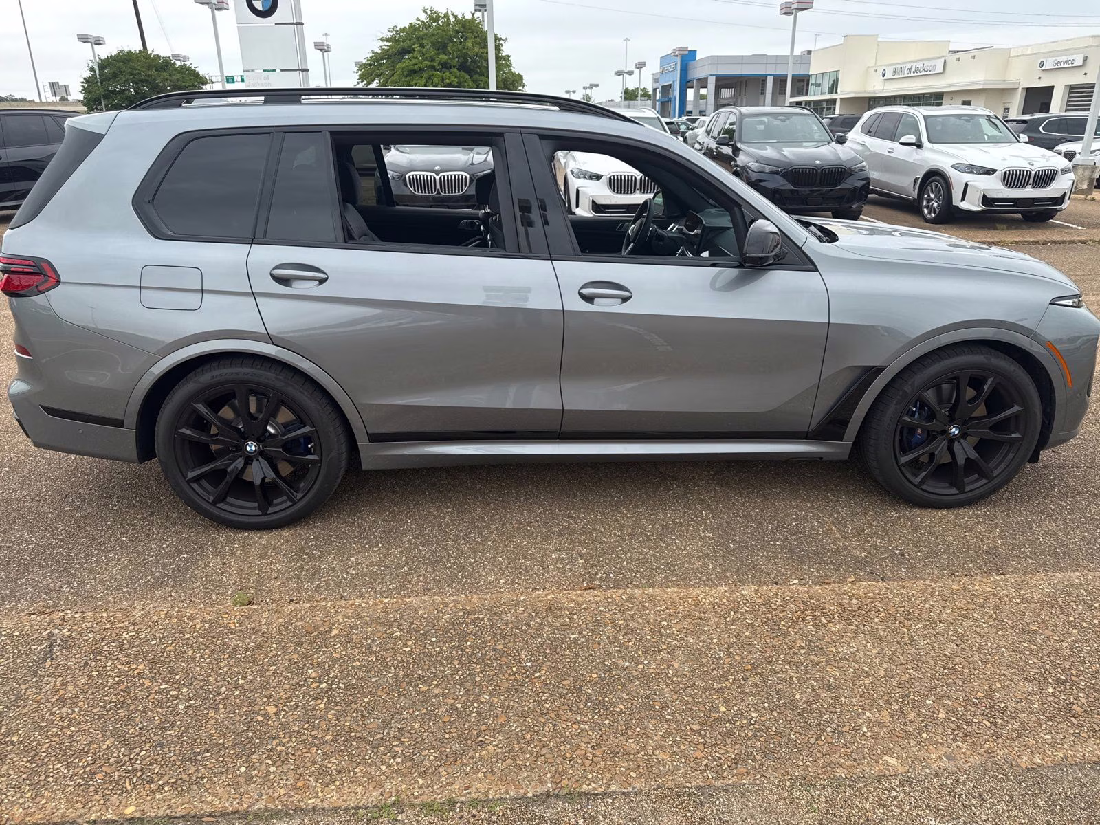 2025 Skyscraper Gray Metallic BMW X7 M60i AWD SUV