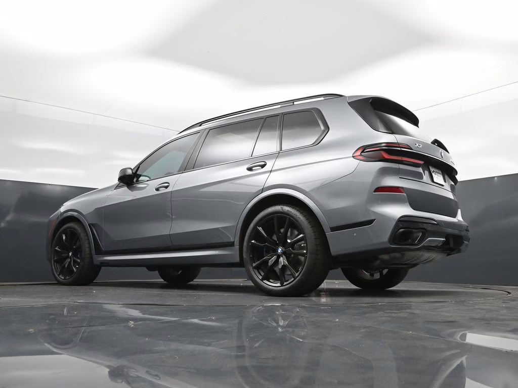 2025 Skyscraper Gray Metallic BMW X7 M60i AWD SUV