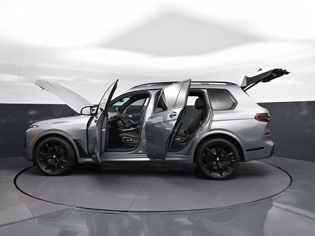 2025 Skyscraper Gray Metallic BMW X7 M60i AWD SUV