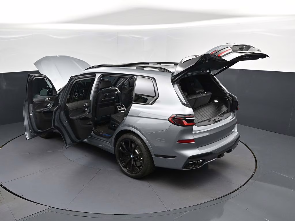 2025 Skyscraper Gray Metallic BMW X7 M60i AWD SUV